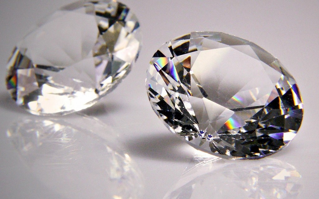 How To Spot A Real Or A Fake Diamond